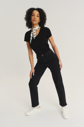 Czarne spodnie jeansowe mom fit