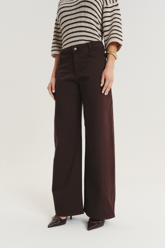 Jeansy wide leg w kolorze ciemnej czekolady