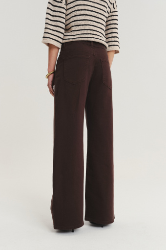 Jeansy wide leg w kolorze ciemnej czekolady