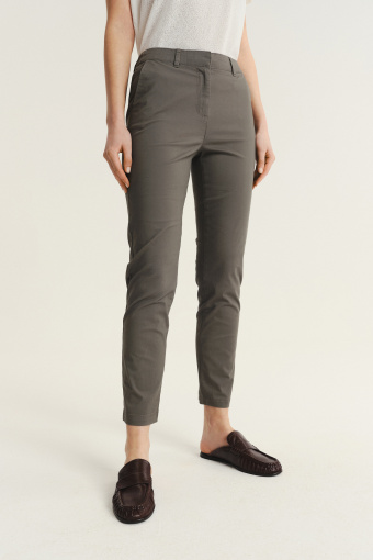 Bawełniane cygaretki w ziemistym odcieniu brązu