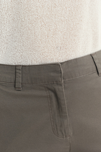 Bawełniane cygaretki w ziemistym odcieniu brązu