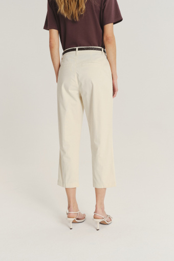 Kremowe spodnie 7/8