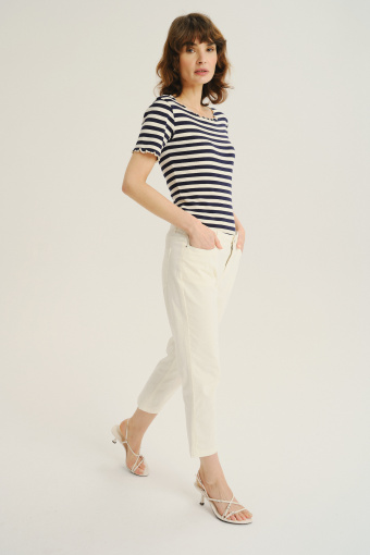 Białe spodnie w stylu casual