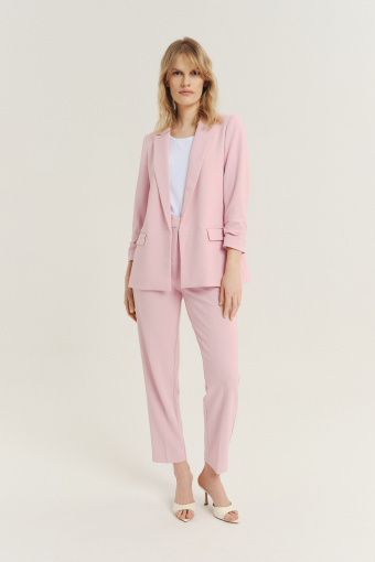 Eleganckie jasnoróżowe spodnie typu cygaretki