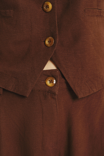 Szerokie lniano-wiskozowe spodnie w brązowym kolorze