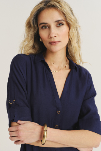 Granatowa szmizjerka z efektownym paskiem