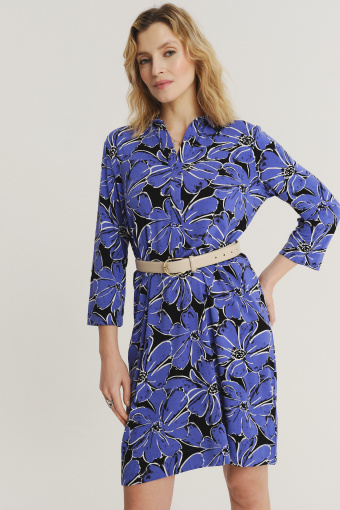 Niebiesko-czarna sukienka w kwiaty