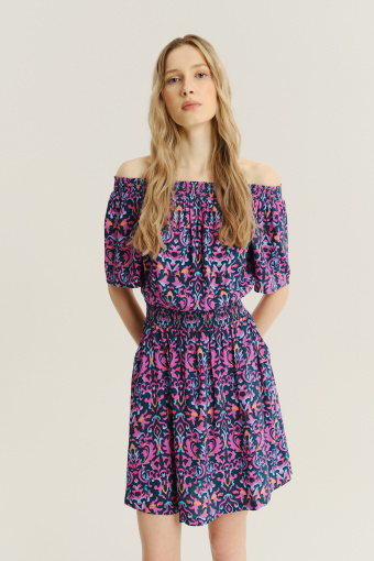 Multikolorowa sukienka z wzorem etno 