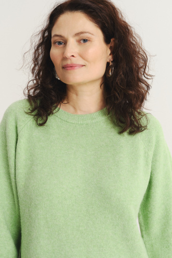 Zielony luźny sweter z domieszką wełny