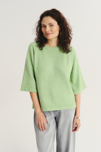 Zielony luźny sweter z domieszką wełny