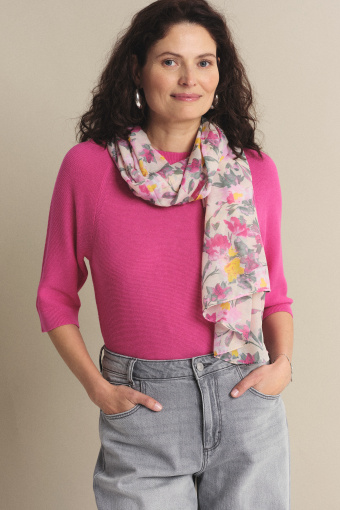 Różowy sweter z rękawem 3/4