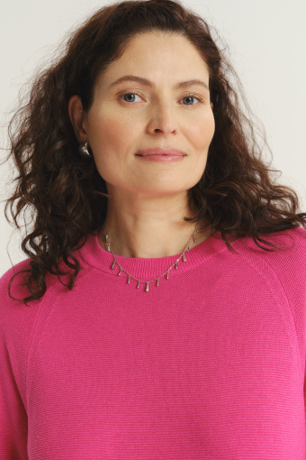 Różowy sweter z rękawem 3/4