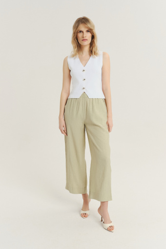 Biała kamizelka dzianinowa 