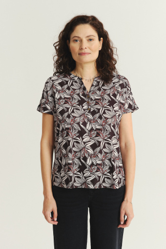 Czarny top w kwiaty dekolt V