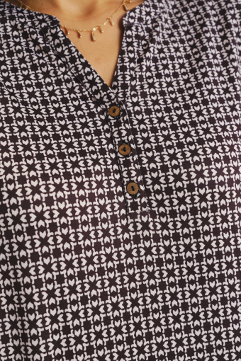 Printowany top z dekoltem w V