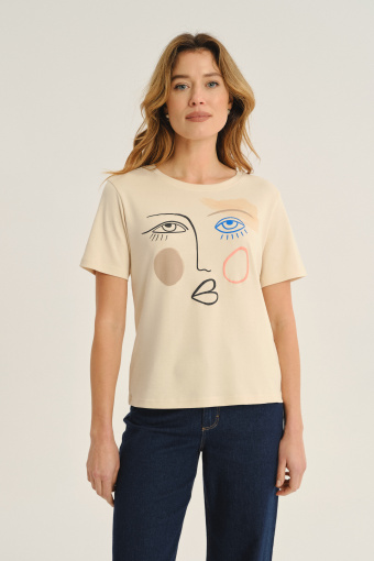 Kremowy t-shirt z efektowną grafiką
