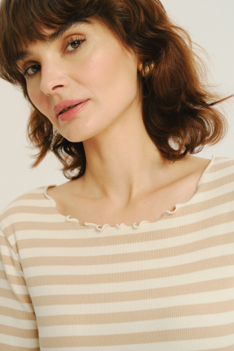 Biało-beżowy top z krótkim rękawem