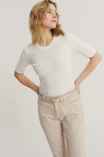 Biały top z rękawem do łokcia