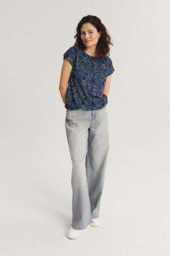 Top z niebieskim printem krótkie rękawy