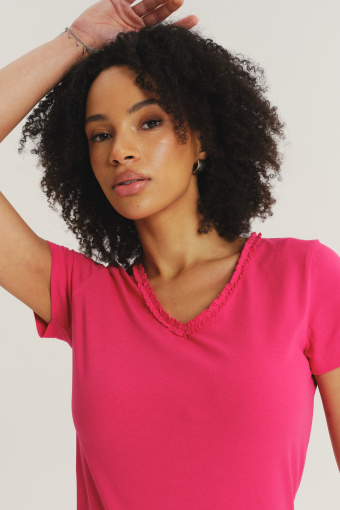 Dopasowany top w różowym kolorze