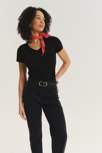 Czarny dopasowany top