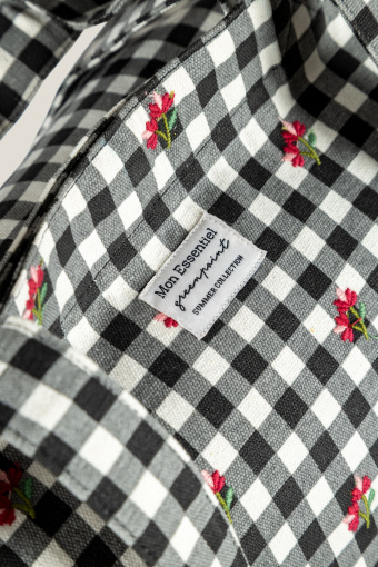 Biało-czarna torba z nadrukiem w kwiaty