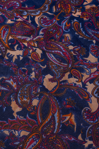 Granatowa apaszka z nadrukiem flowers Granatowa apaszka z nadrukiem flowers