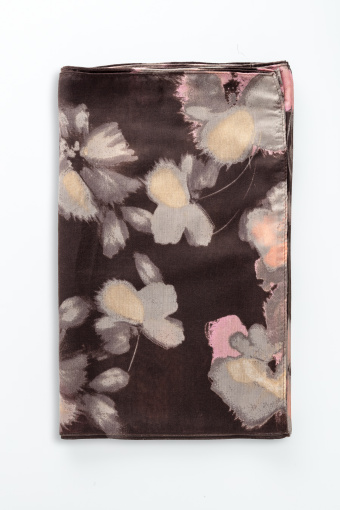 Czarna apaszka w pudrowe kwiaty Czarna apaszka w pudrowe kwiaty