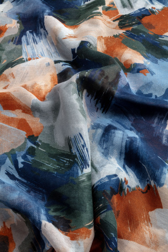 Efektowna apaszka w kolorowy nadruk Efektowna apaszka w kolorowy nadruk