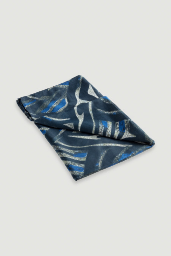 Czarna apaszka z niebieskim printem Czarna apaszka z niebieskim printem