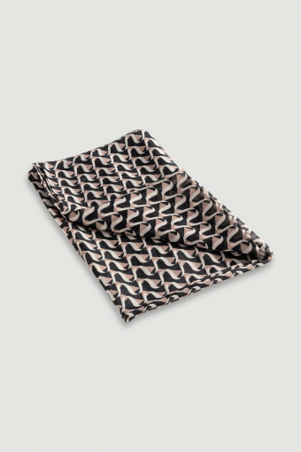 Stylowa, czarna apaszka z nadrukiem Stylowa, czarna apaszka z nadrukiem