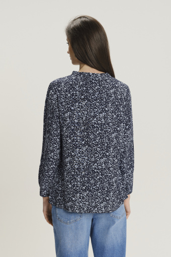 Bluzka z kwiatowym nadrukiem i wiązaniem przy dekolcie