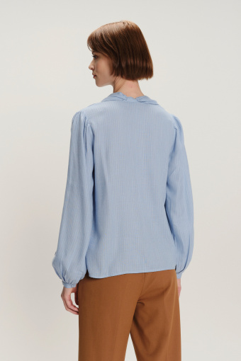 Elegancka niebieska koszula w drobne paski