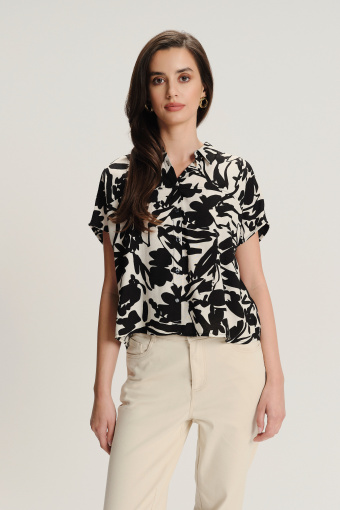 Koszula z kwiatowym nadrukiem krótki rękaw Koszula z kwiatowym nadrukiem krótki rękaw