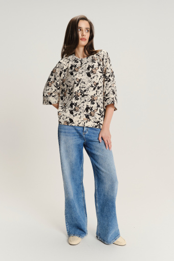 Luźna bluza z nadrukiem w kwiaty i rękawem 3/4