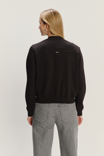 Casualowa bluza w kolorze czarnym 