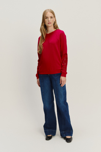 Stylowa bluza w winnym odcieniu czerwieni