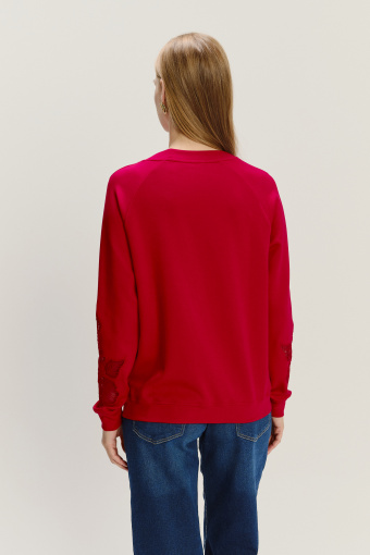 Stylowa bluza w winnym odcieniu czerwieni