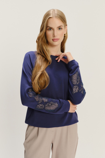 Granatowa bluza z efektownymi rękawami