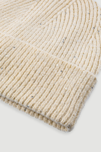 Kremowa czapka beanie
