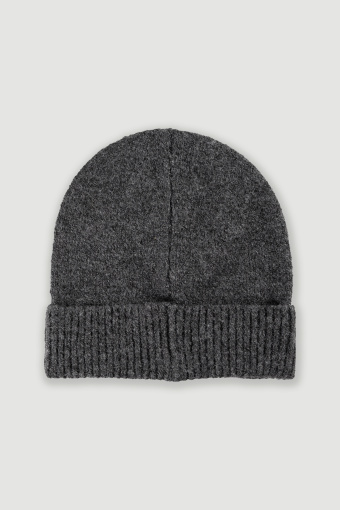 Grafitowa czapka z błyszczącymi elementami 