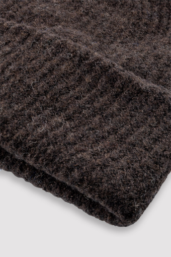 Czapka beanie w czekoladowym kolorze