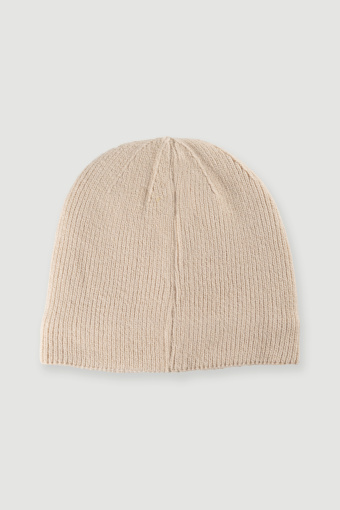 Uniwersalna czapka w piaskowym kolorze