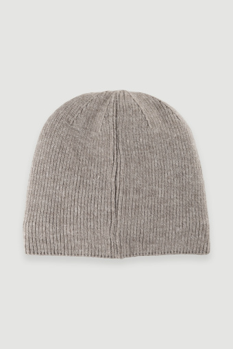 Szara czapka z ociepleniem