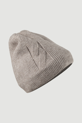 Szara czapka z ociepleniem