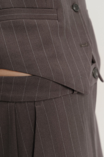 Elegancka kamizelka w delikatne prążki Elegancka kamizelka w delikatne prążki