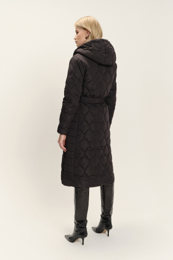 Długa czarna kurtka z paskiem w talii 