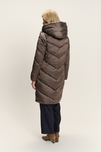 Efektowna pikowana kurtka w kolorze coffee