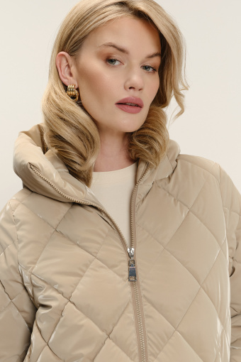 Pikowana beżowa kurtka z kapturem 