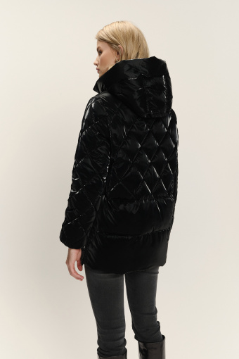 Czarna błyszcząca kurtka 